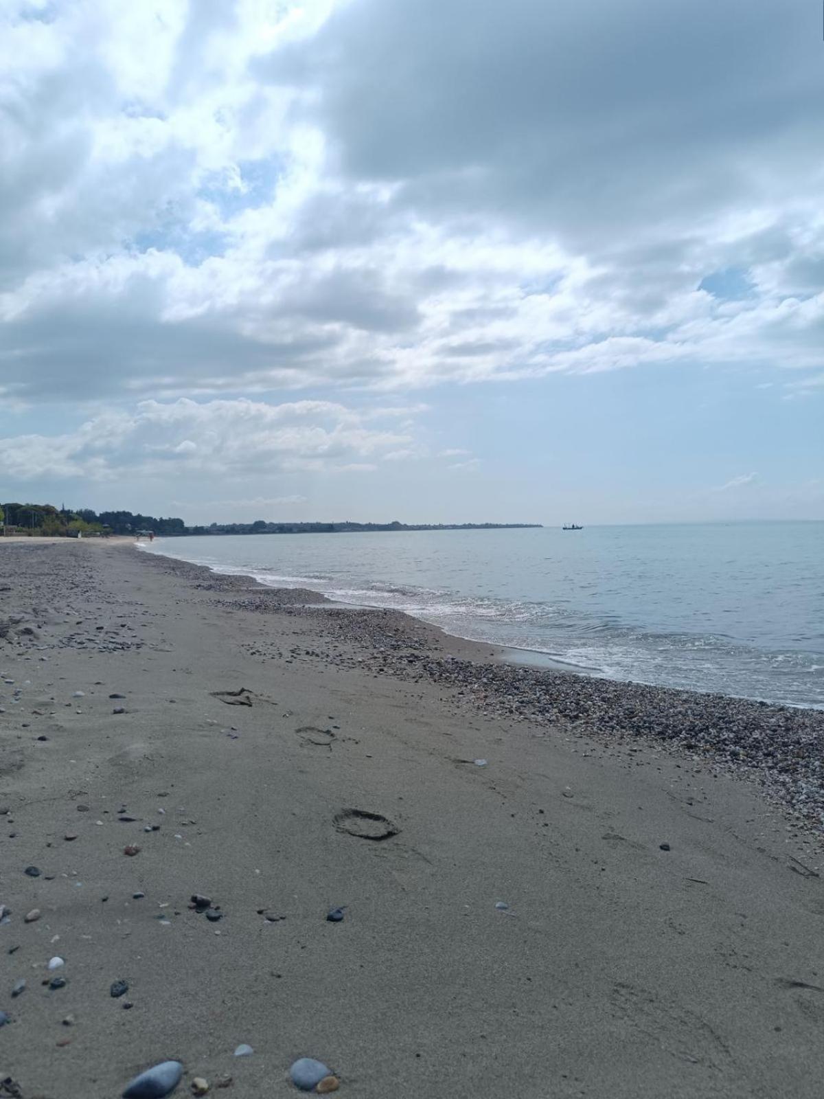 Villa Right Across The Sea Nea Kallikrateia Exterior foto