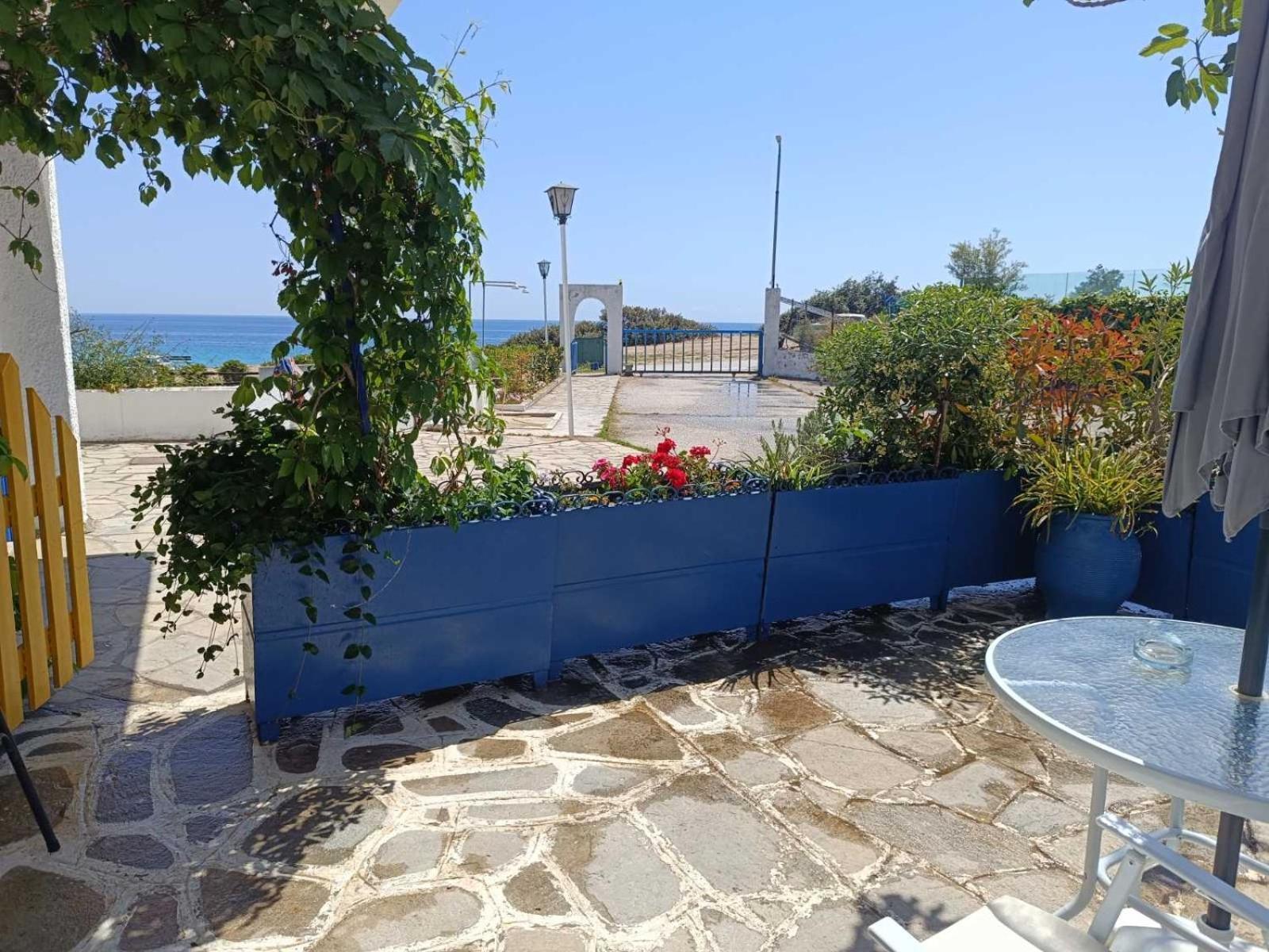 Villa Right Across The Sea Nea Kallikrateia Exterior foto