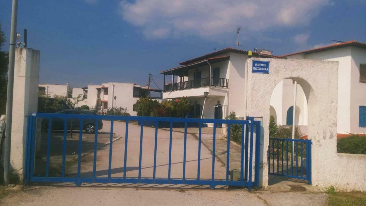 Villa Right Across The Sea Nea Kallikrateia Exterior foto